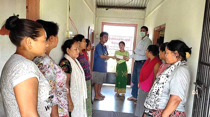 उन्नति सहकार्य लघुवित्तद्धारा मृतक सदस्यको परिवारलाई बीमा दाबी भुक्तानी