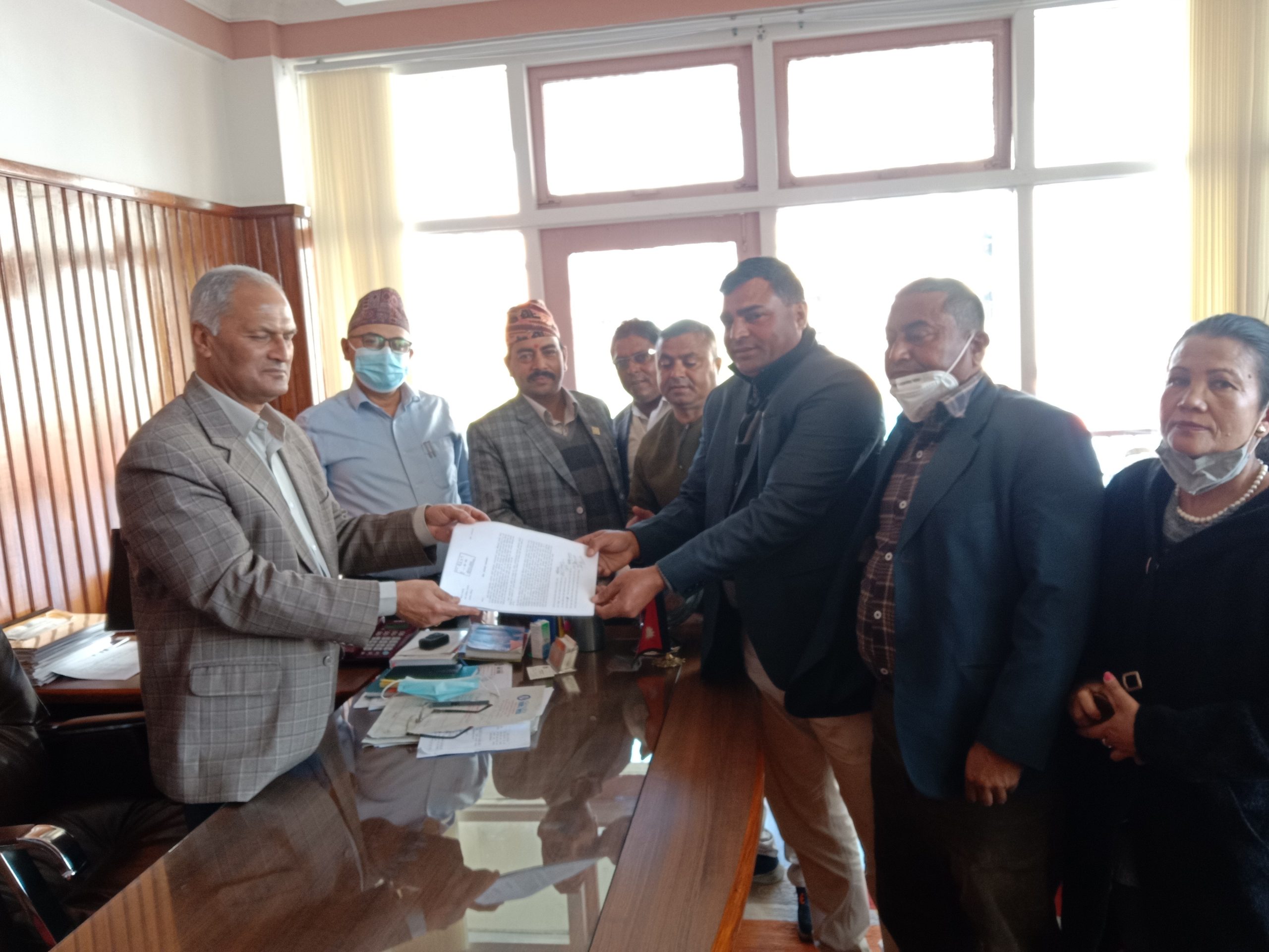 नेपाल लाइफले बोनसदर घटाउन लागेको भन्दै अभिकर्ताहरु विरोधमा, समितिलाई गराए ध्यानाकर्षण