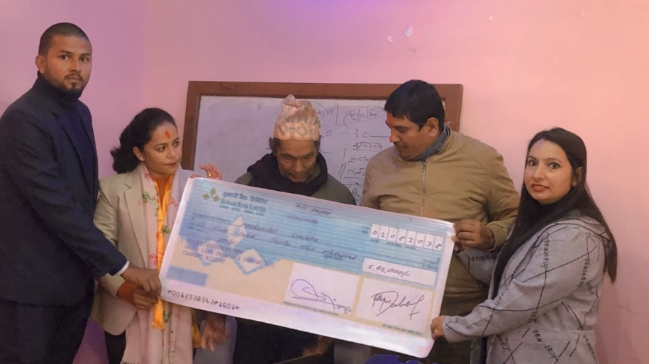 यूनियन लाइफद्धारा ५ लाख रुपैयाँ मृत्यु दाबी भुक्तानी