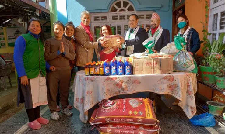 मानव सेवा आश्रमलाई सांग्रिला डेभलपमेन्ट बैंकको सहयोग