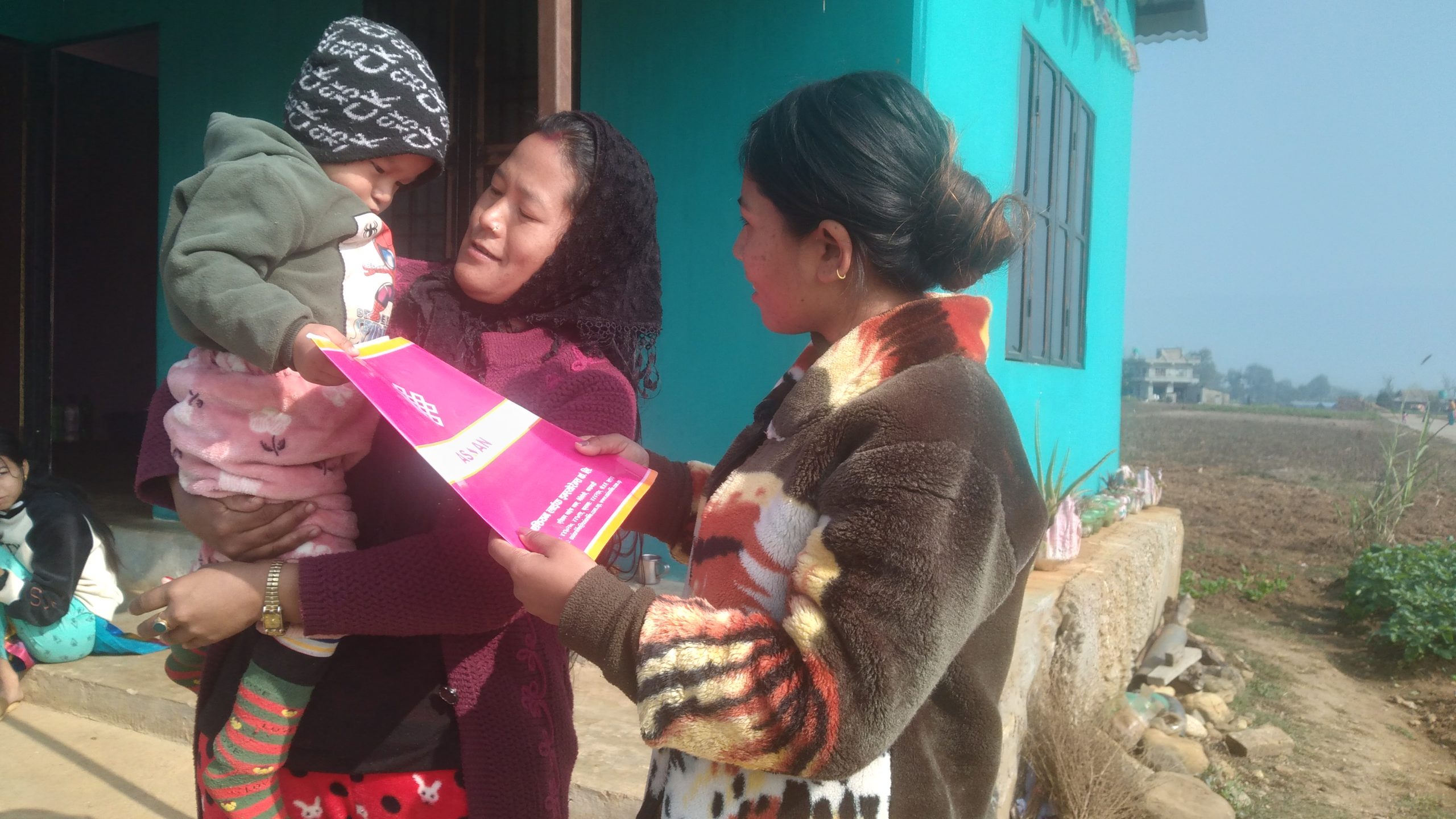 जन्म दिनमा सुनिताले छोरालाई दिइन् १० लाखको बीमा पोलिसी उपहार