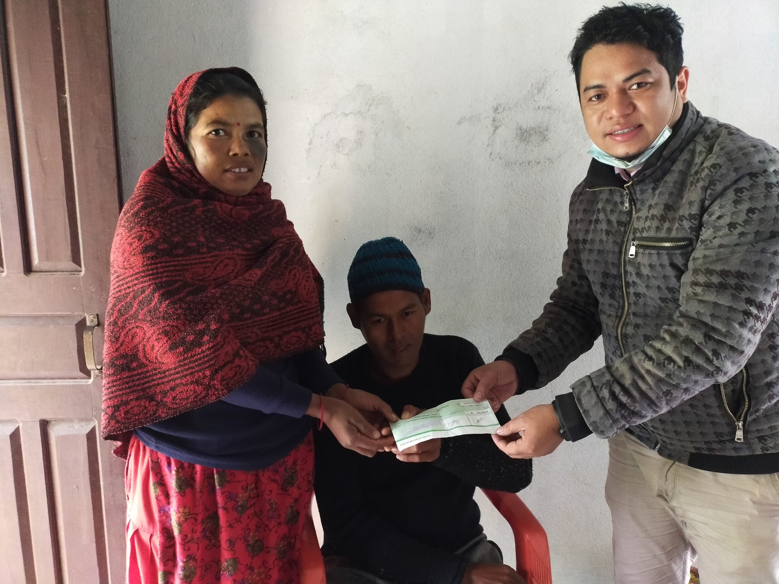 पुर्ण अशक्तता पछि सूर्या लाइफले बीमितलाई गर्यो ५ लाखको दाबी भुक्तानी