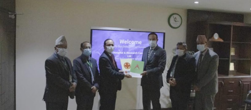 नबिल बैंकमा आबद्ध सबैले ओम हस्पिटलको सेवामा विशेष छुट पाउने