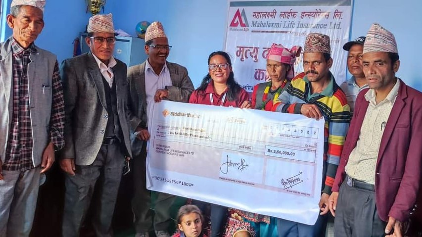 महालक्ष्मी लाइफद्धारा ५ लाख ५० हजार रुपैयाँ मृत्यु दाबी भुक्तानी