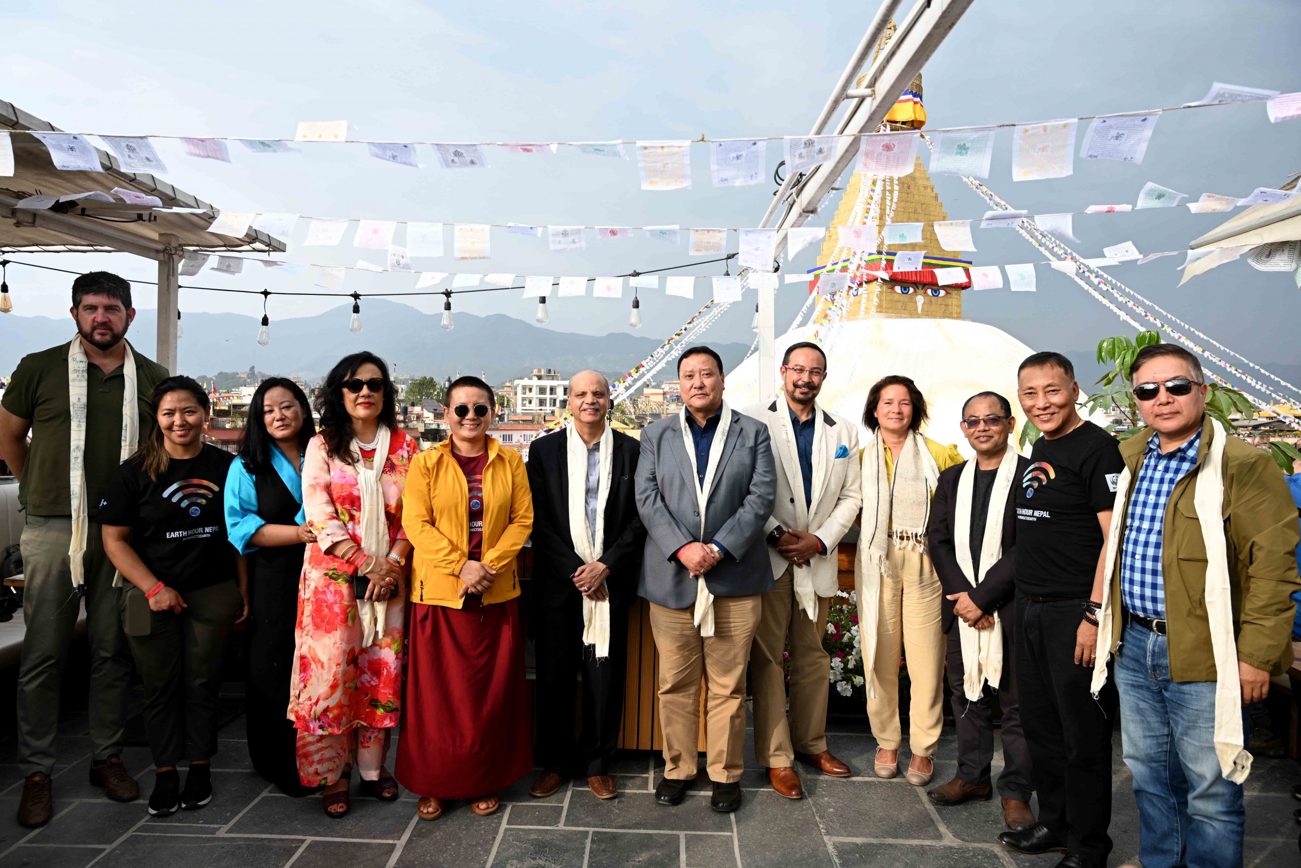 नबिल बैंकद्धारा दिगोपन प्रवद्र्धन गर्न बौद्धनाथ स्तुपामा वातावरण मैत्री लुङ्गटा जडान