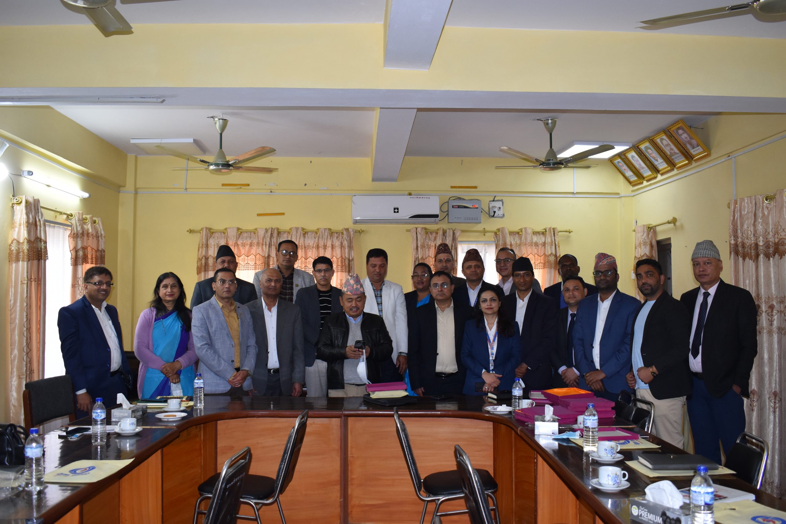 सुदूरपश्चिम प्रदेश सरकारसँग  समिति, बीमाको पहुँच बढाउन ठोस कानुनी व्यवस्था आवश्यक: मुख्यमन्त्री