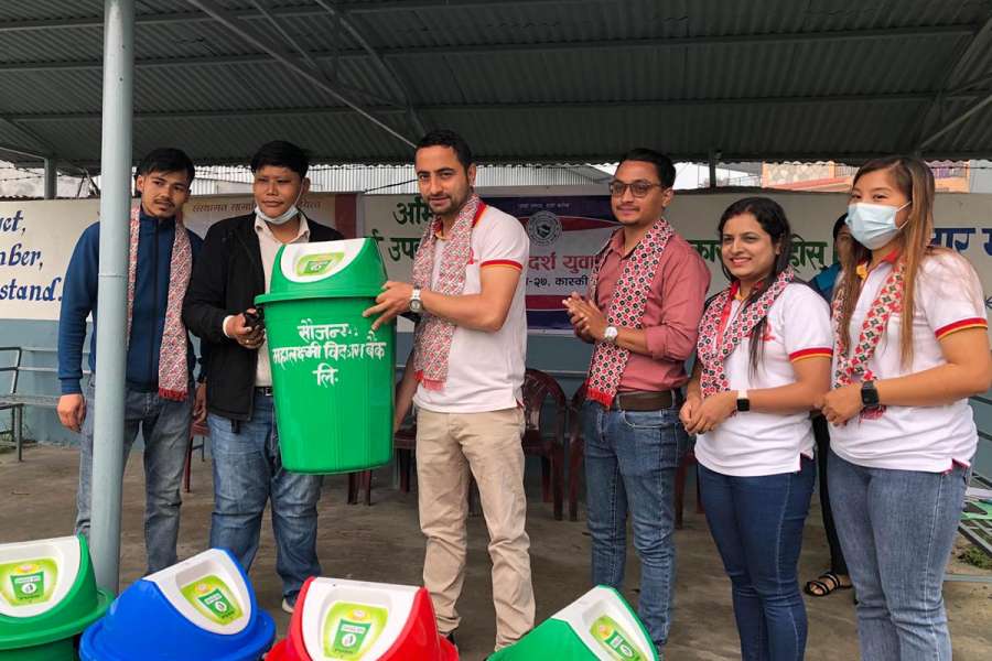 महालक्ष्मी विकास बैंकद्धारा लक्ष्मी आदर्श युवा क्लवलाई सहयोग