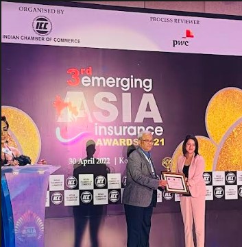 यूनाइटेड इन्स्योरेन्स बेष्ट जनरल इन्स्योरेन्स कम्पनी अफ द इयर अवार्डबाट सम्मानित