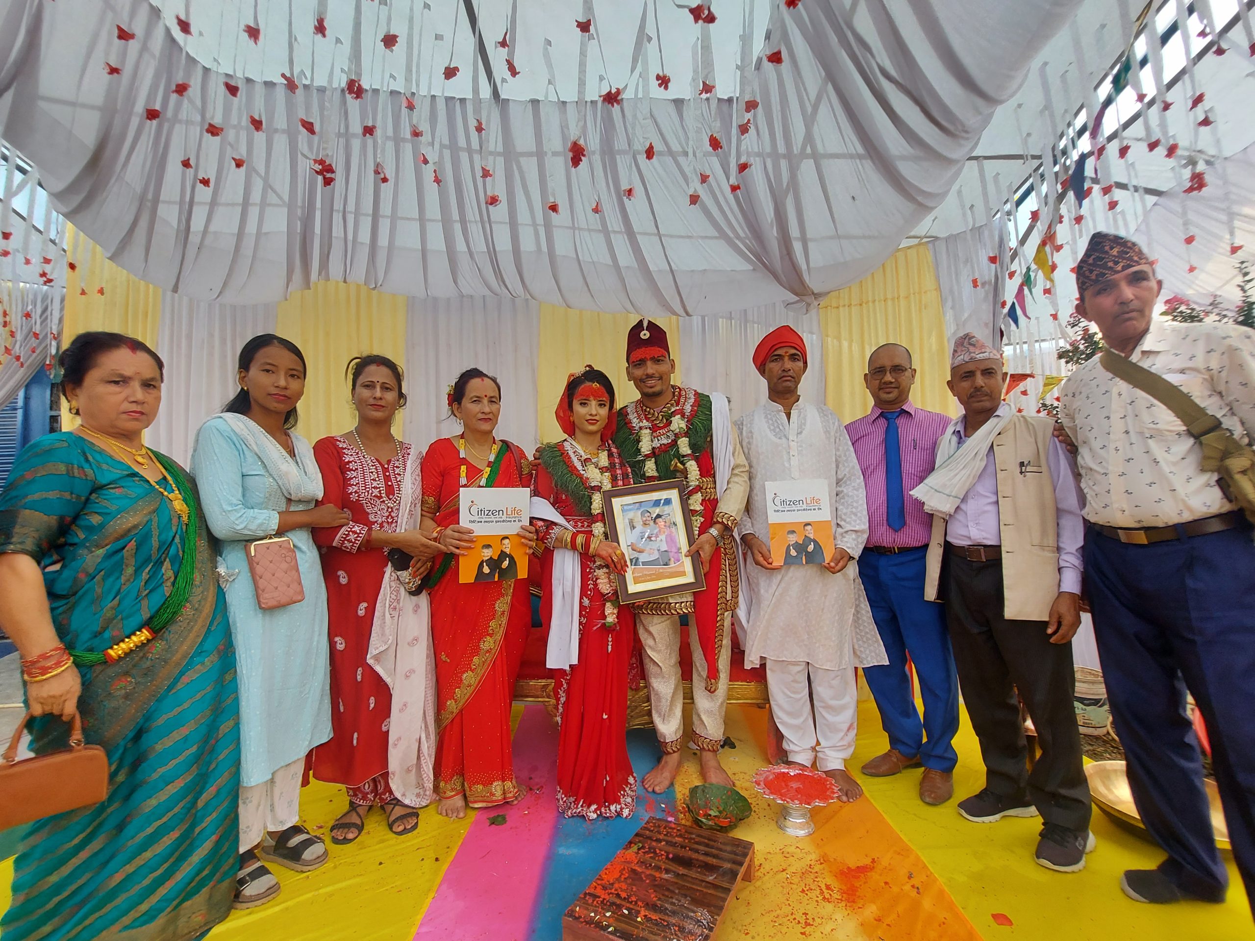 छोरीको विवाहमा दाइजोको साटो जीवन बीमा उपहार