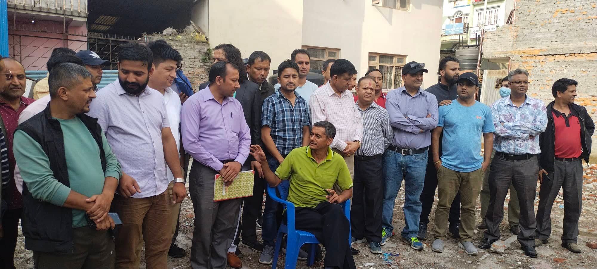 भोलिदेखि तेस्रो आमरण अनसन बस्दै कोईराला, अवरोध पुर्याए धितोपत्र बोर्ड नै नरहने