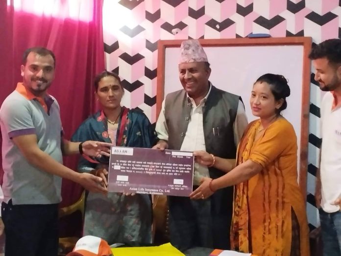 एशियन लाइफद्धारा मृत्यु दाबी भुक्तानी