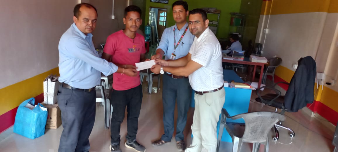 सुर्या लाइफद्वारा सुनारको परिवारले पाए मृत्यु दाबी वापतको रकम