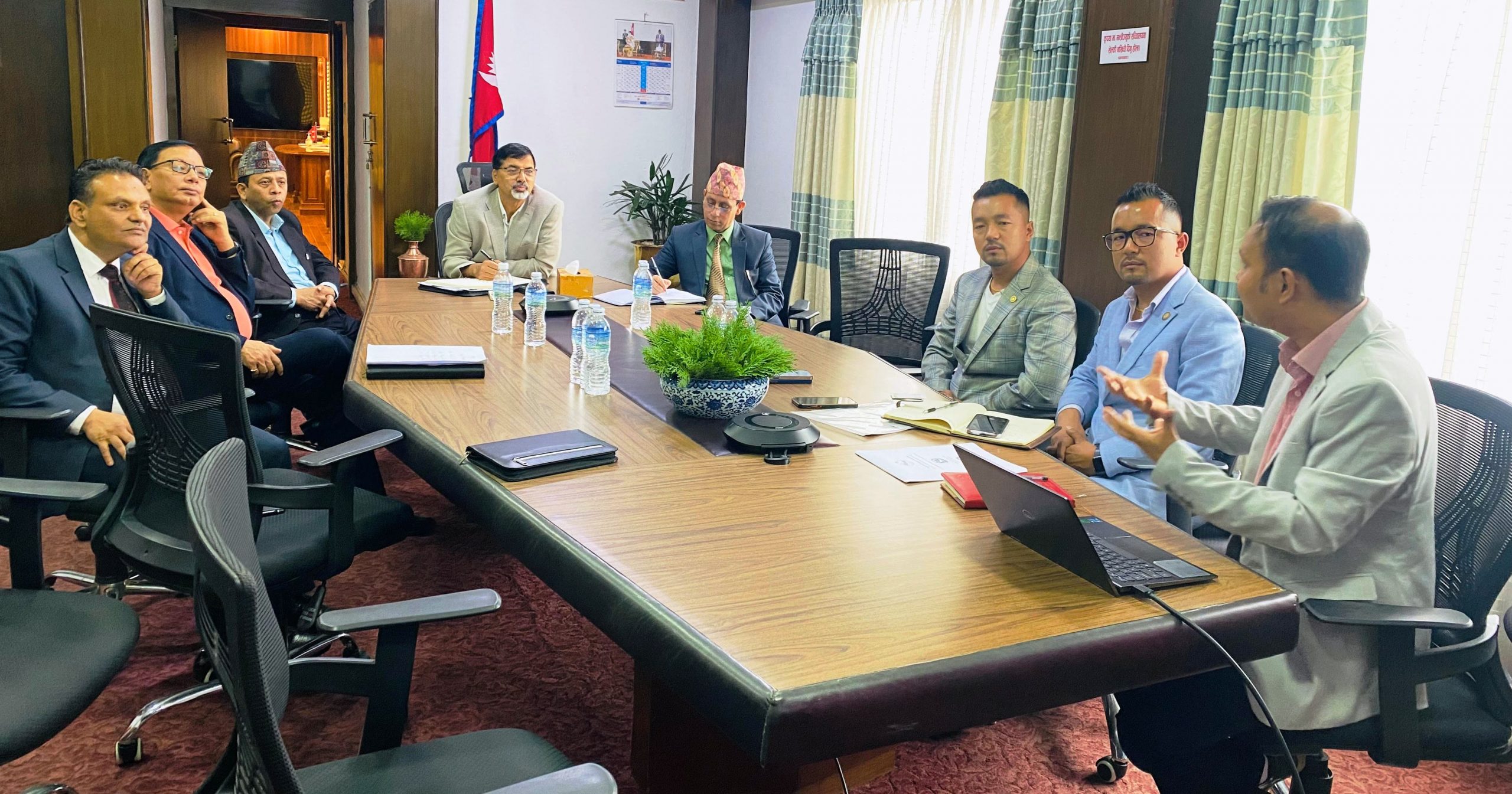 १०० मेगावाटको हाइड्रोजन प्लान्टको अध्ययन गर्न अर्थमन्त्रीको निर्देशन