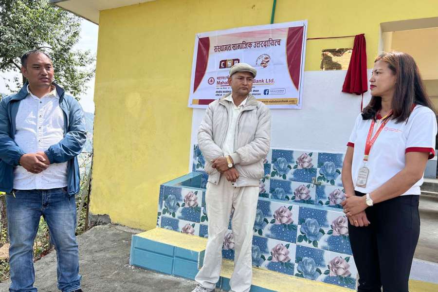 महालक्ष्मी विकास बैंकद्धारा विद्यालयमा खानेपानीको ब्यबस्थापनमा सहयोग