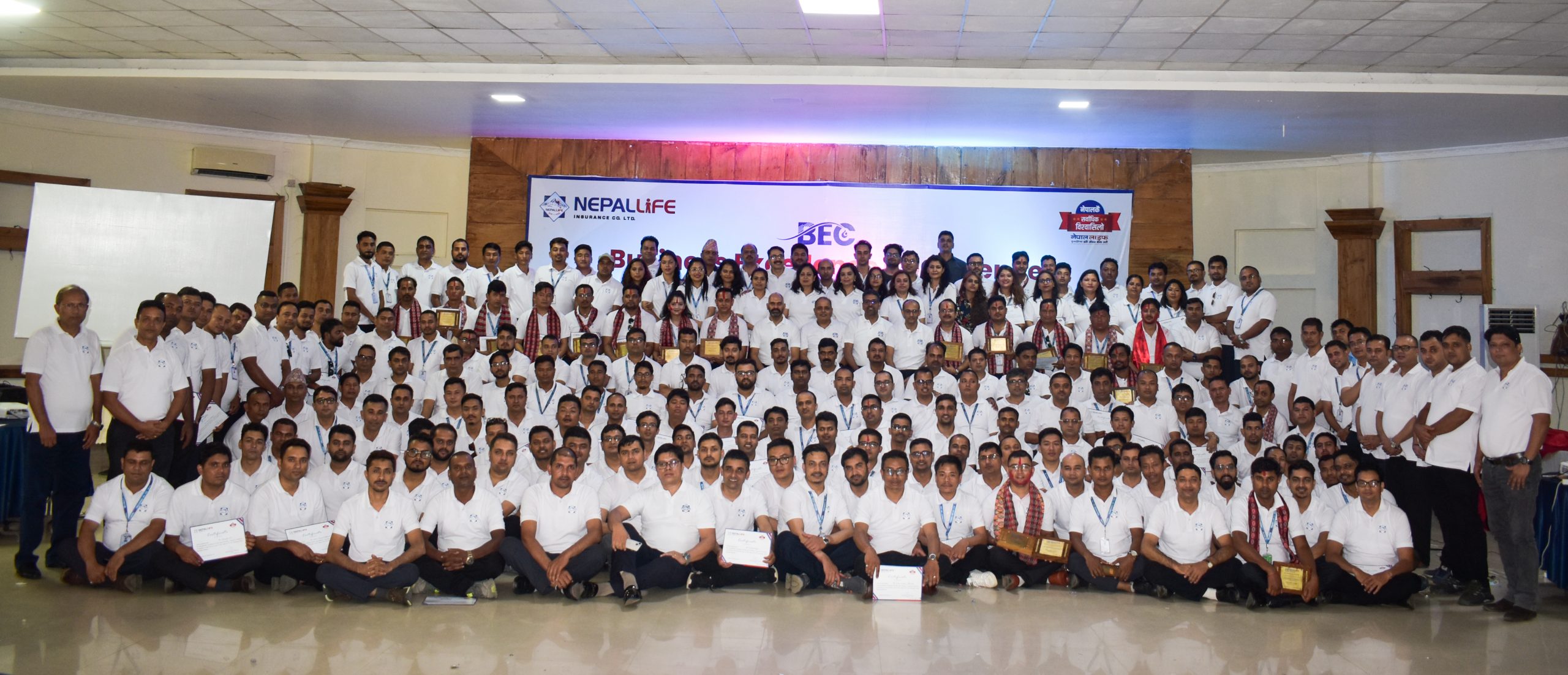 नेपाल लाइफको बिजनेस एक्सिलेन्स कन्फ्रेन्स सम्पन्न