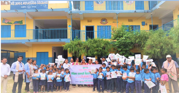 समृद्धि फाइनान्सद्धारा विद्यालयलाई शैक्षिक सामाग्री वितरण