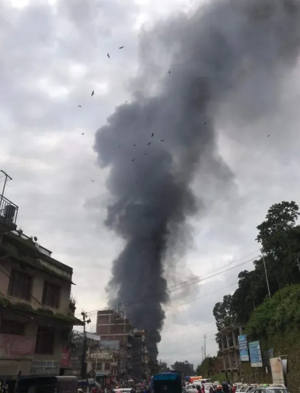 बालाजुको जुत्ता कारखानामा भिषण आगलागी, क्षति विवरण आउन बाँकी