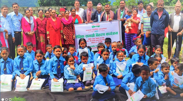 समृद्धि फाइनान्सद्धारा शैक्षिक सामाग्री वितरण