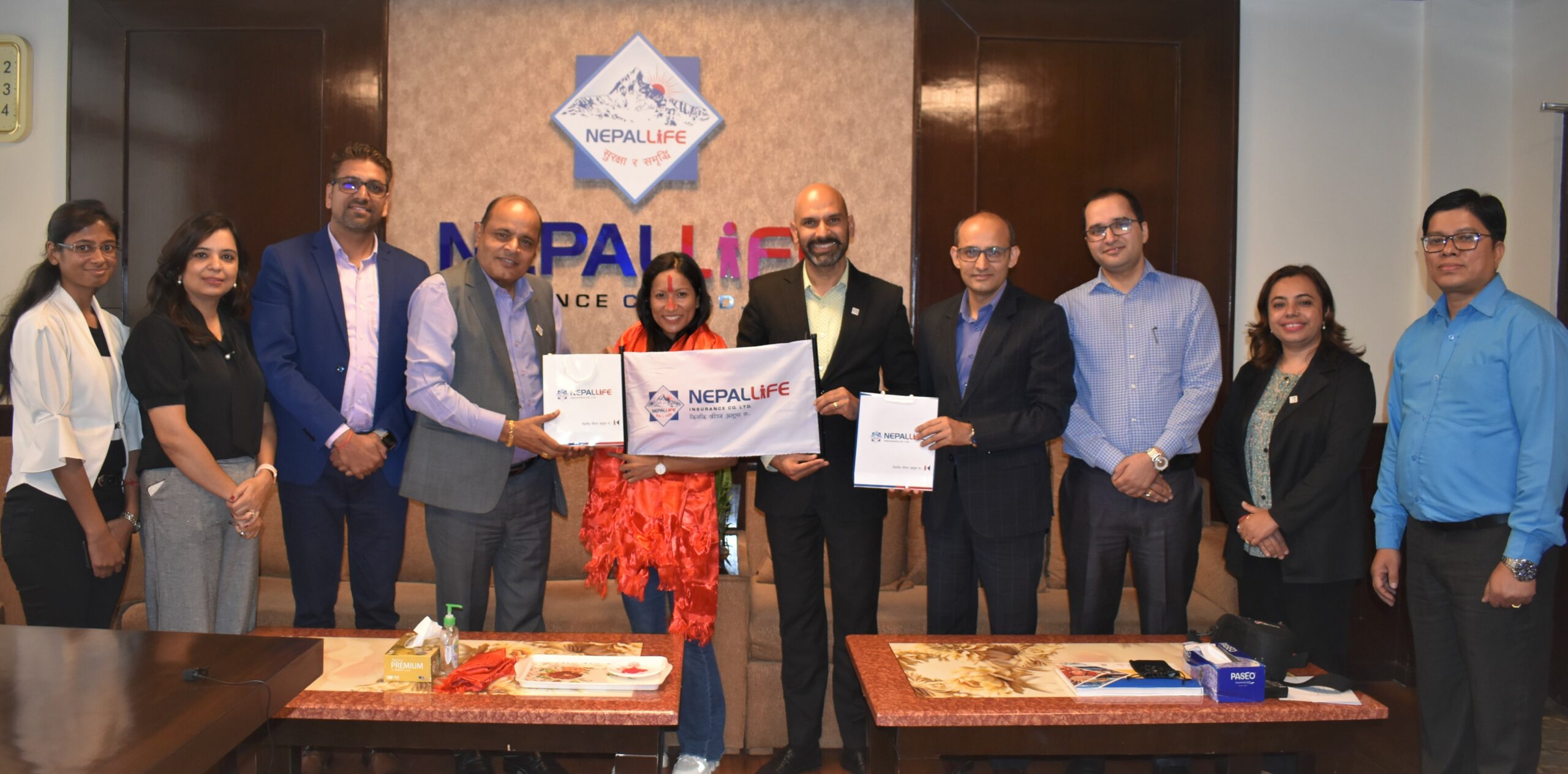 पूर्णिमा श्रेष्ठको मनास्लु हिमाल दोस्रो आरोहणमा नेपाल लाइफको सहकार्य