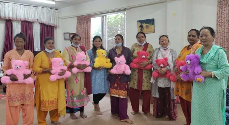 लक्ष्मी लघुवित्तद्वारा आफ्ना ग्राहकलाई खेलौना बनाउने तालिम प्रदान