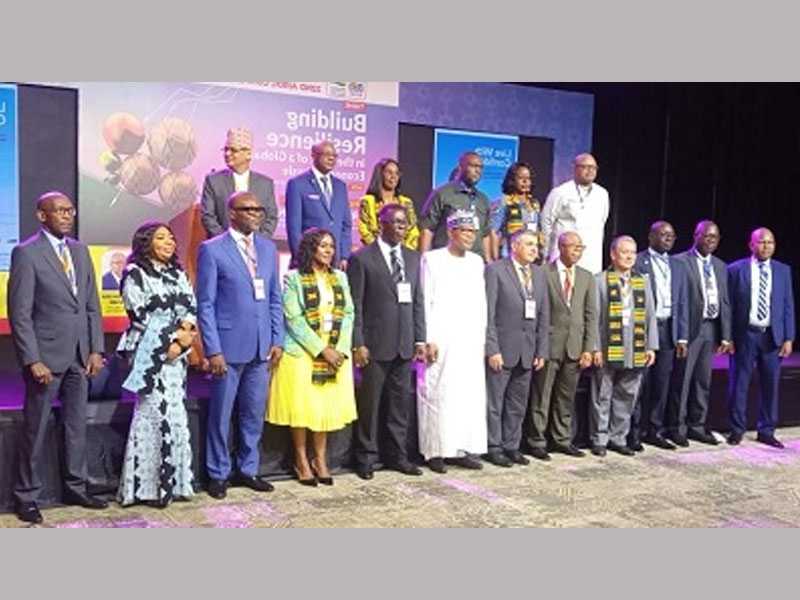 पर्यावरणीय जाेखिम न्यूनीकरण गर्न  प्रविधिकाे प्रयाेगमा जाेड