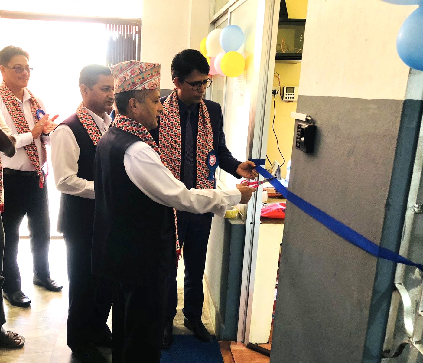 उदयपुर मालपोत कार्यालयमा मेगा बैंकको एक्सटेन्सन काउन्टर विस्तार