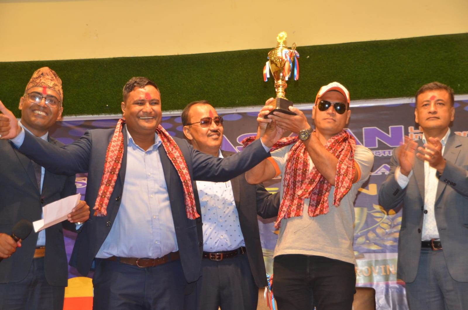 एशियन लाईफ इन्स्योरेन्सको मधेश प्रदेश उत्कृष्ट अभिकर्ता सम्मान खनाललाई