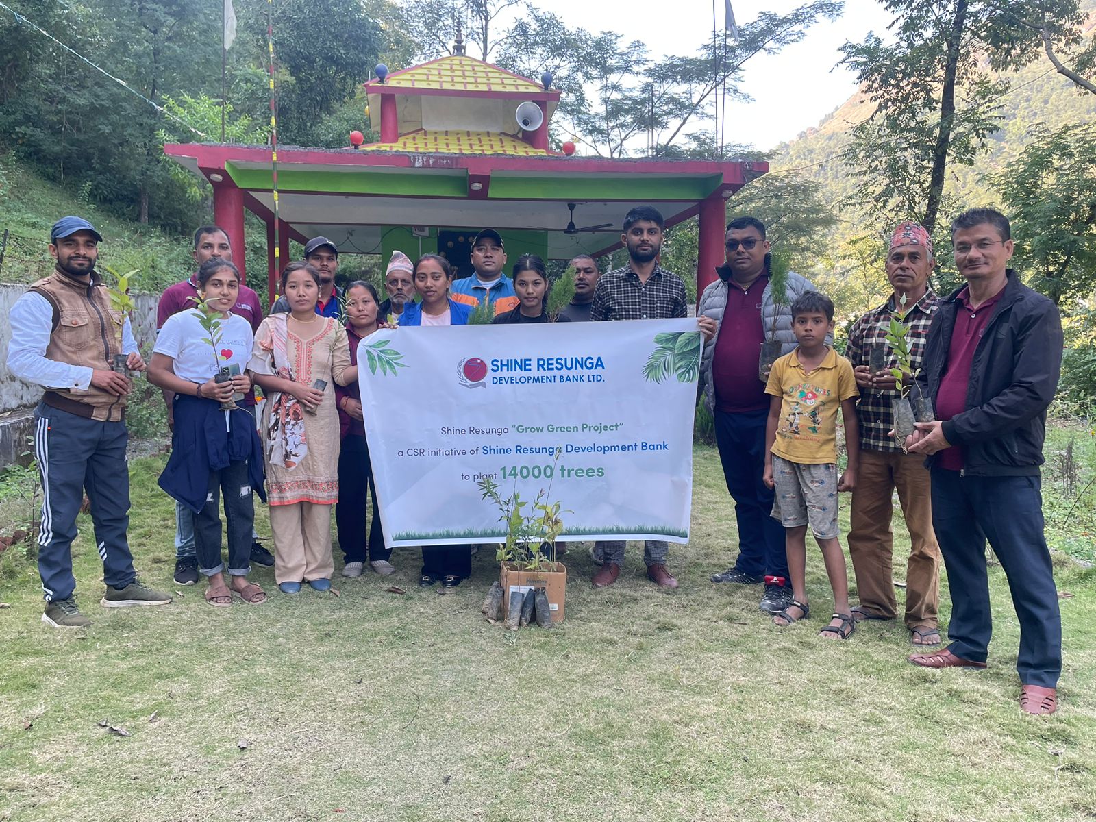 शाइन रेसुङ्गा डेभलपमेन्टको १४ औं वार्षिकोत्सवको अवसरमा बृक्षारोपण कार्यक्रम सम्पन्न