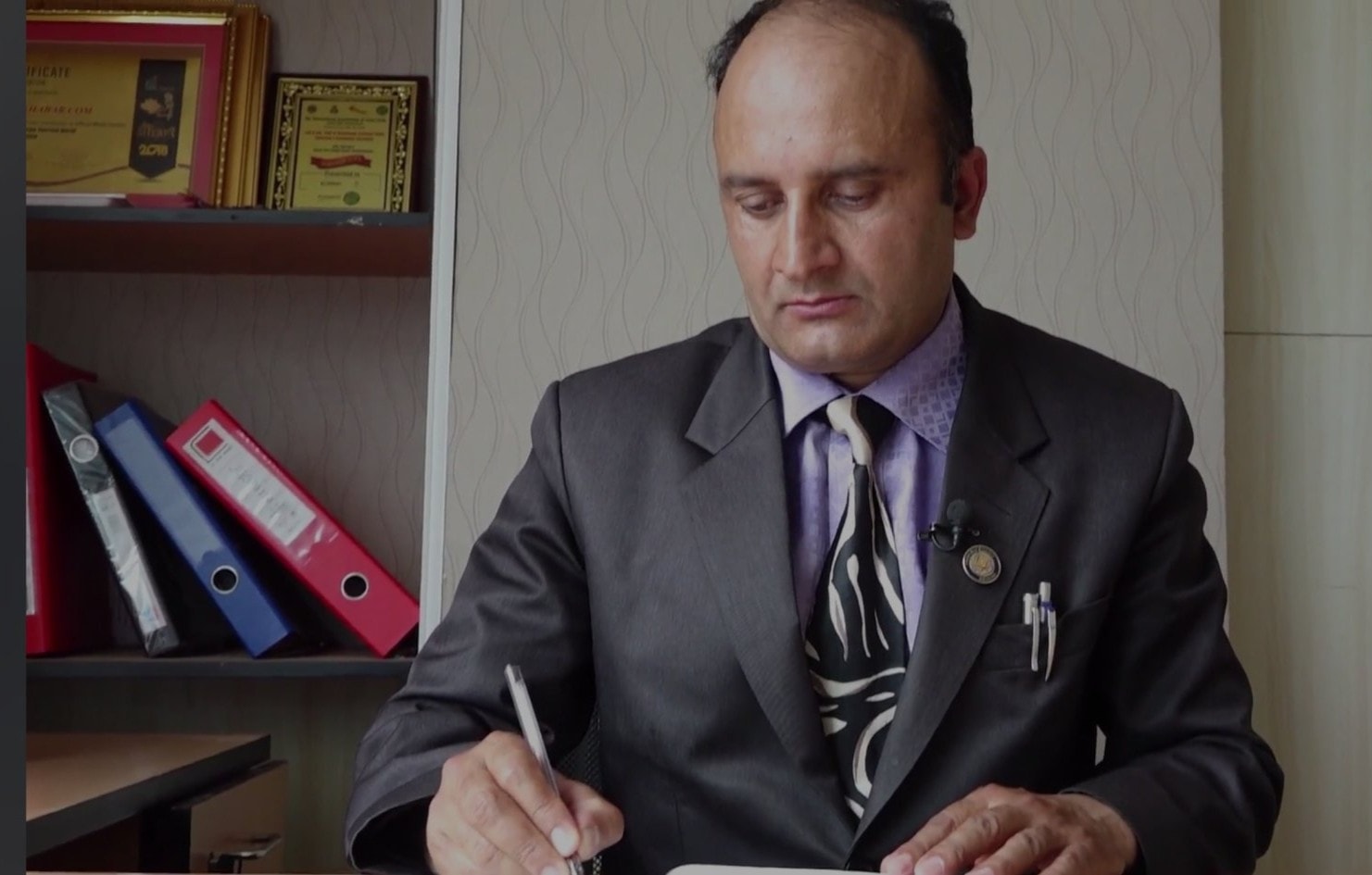 प्रखर अधिवक्ता कञ्चनकृष्ण न्यौपानेको अनुभव, लगानीकर्ता बढे शेयर मूल्य बढेन,कारोबारीको हाबीले बजार अस्थिर