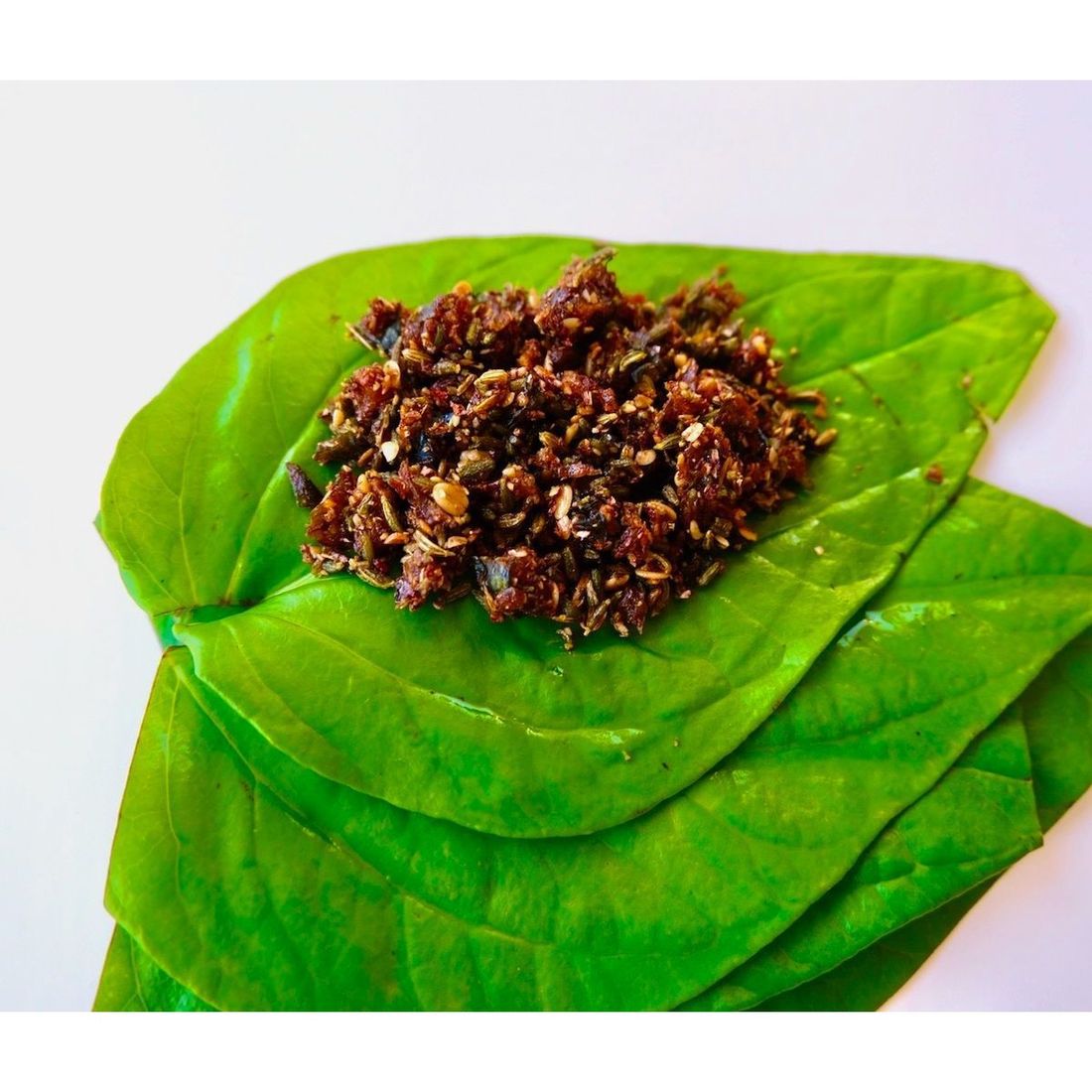 पान थुक्दा मात्रै ५ महिनामा विदेशियो १४ करोड