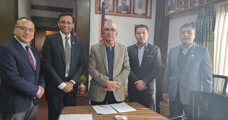 जीबन बीमक संघका पदाधिकारी र अर्थमन्त्रीवीच छलफल, बीमाको निक्षेपमा व्यक्तिगत सरह व्याज प्रदान गर्न गरे आग्रह