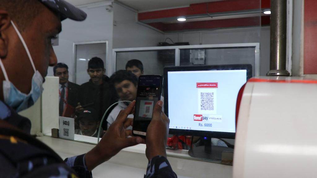 बीर अस्पतालमा उपचार गर्दा फोनपे क्यूआरबाट भुक्तानी गर्न सकिने