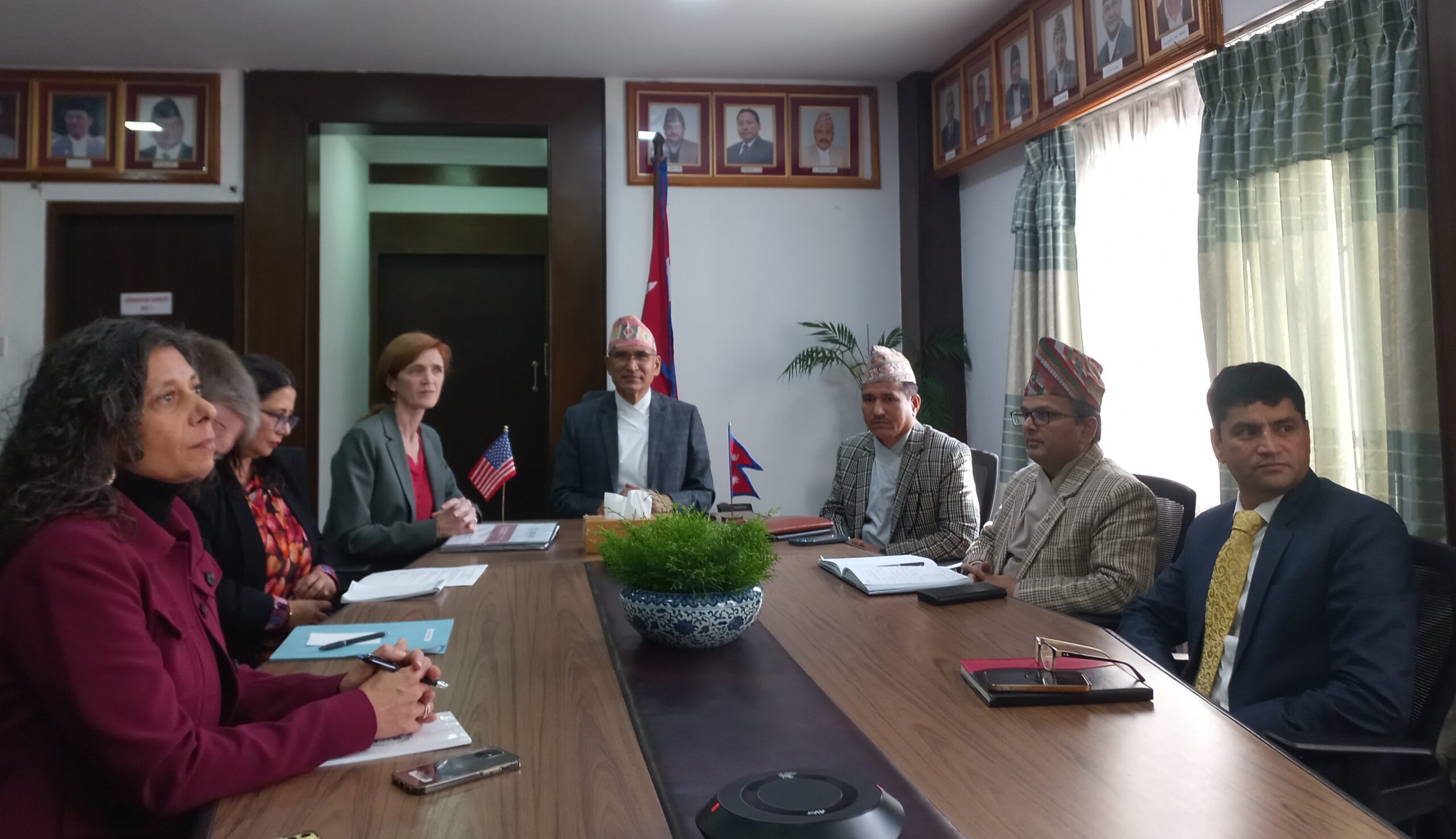 अर्थमन्त्री पौडेल र युएसएआईडीका प्रशासक सामन्था पावरबीच शिष्टाचार भेटघाट