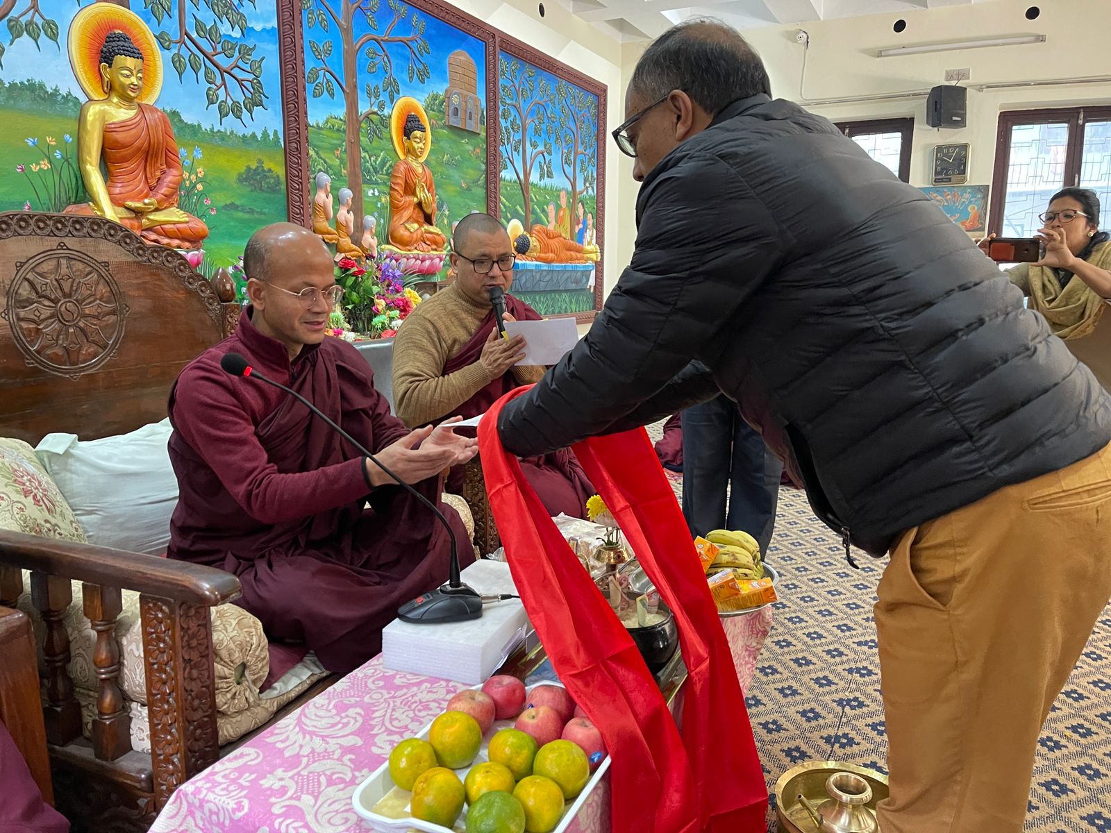 लुम्बिनी जनरलले प्रदान गर्यो १० जना विद्यार्थीलाई छात्रबृत्ति