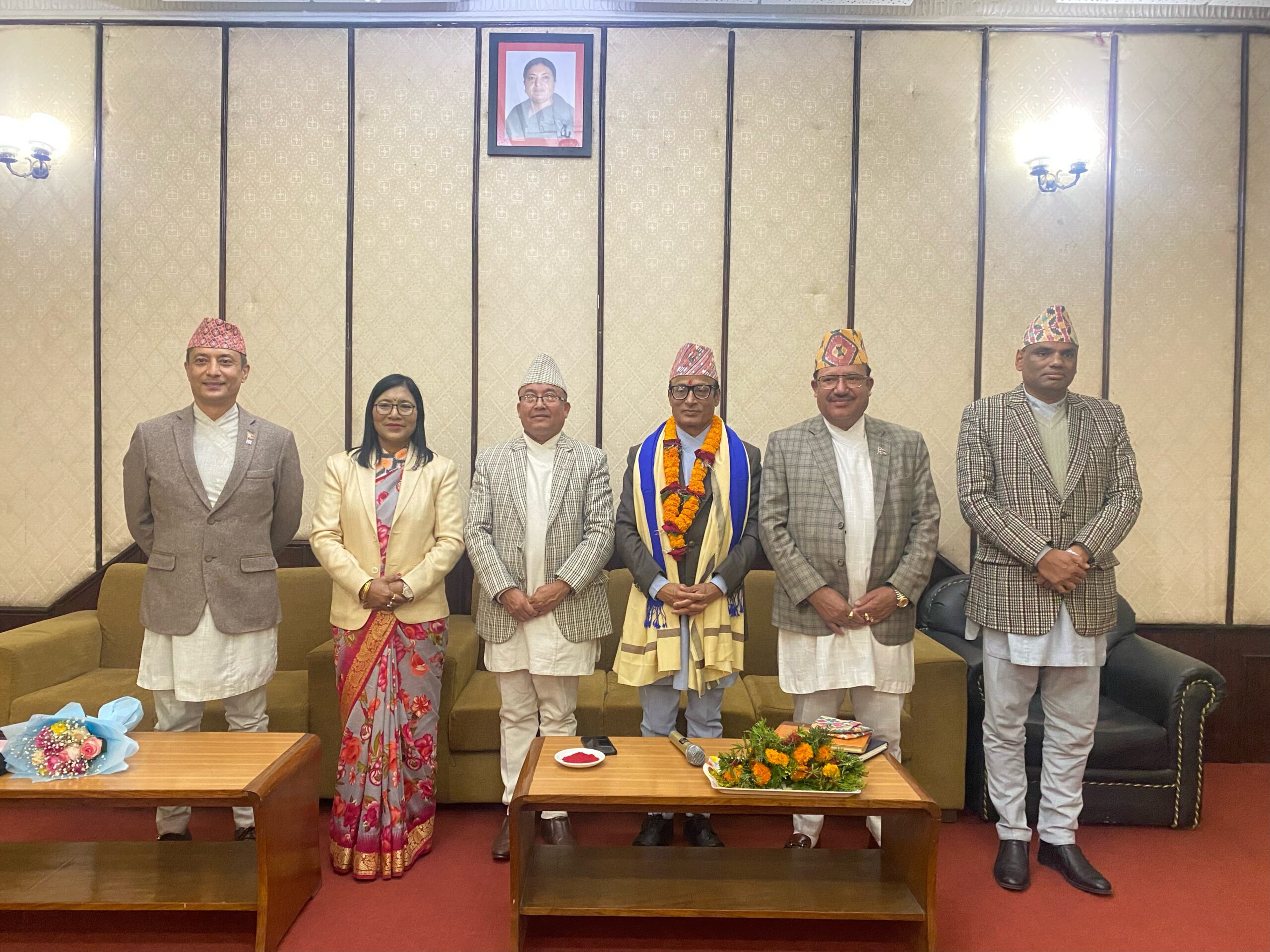 निर्वाचन आयुक्त इश्वरीप्रसाद पौड्यालले लिए अवकाश