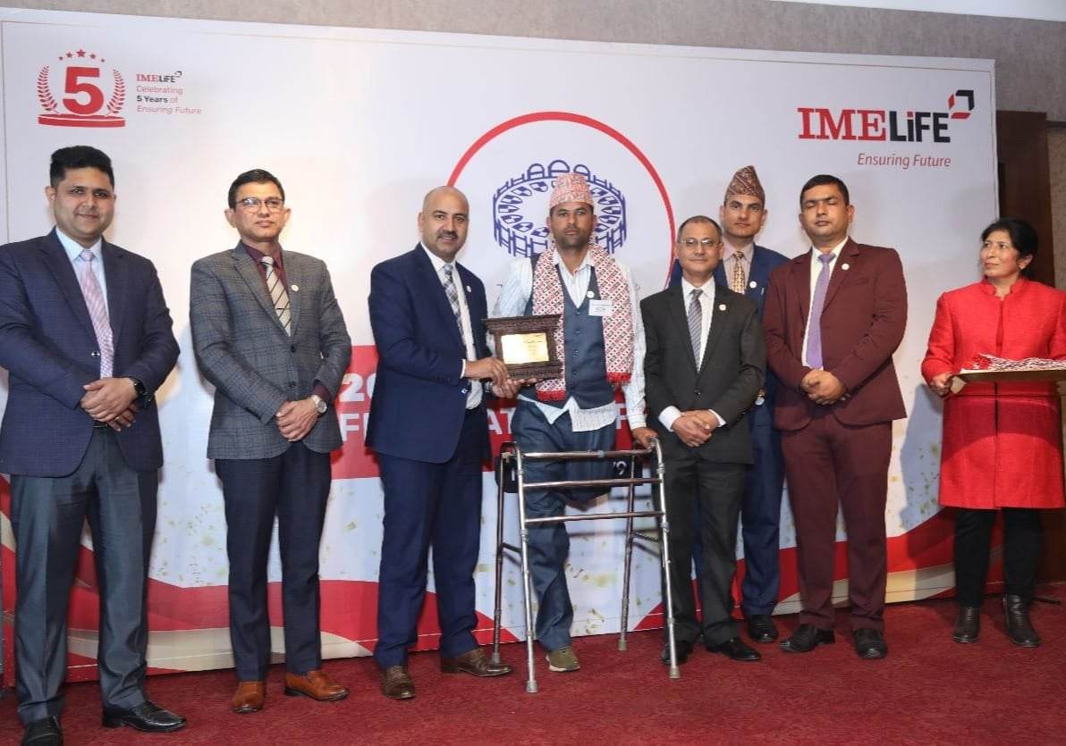 नरेन्द्र सिंह भाटलाई शारिरिक असक्तताले छेकेन सफल अभिकर्ता बन्न, एक वर्षमै एमडीआरटीको लक्ष्य पुरा