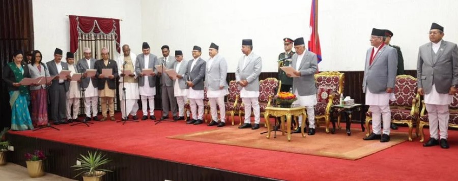 राष्ट्रपति पोडैलद्धारा नवनियुक्त मन्त्रीहरुलाई शपथ ग्रहण