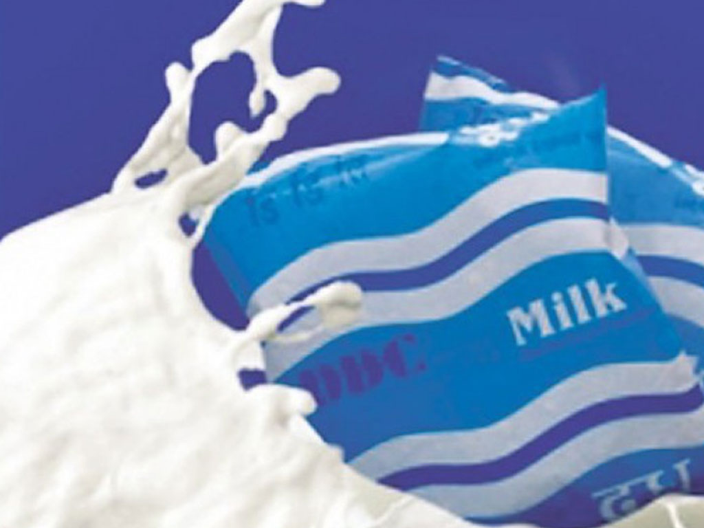 दूधको मूल्य लिटरमै ११ रुपैयाँले बढ्यो, प्रति प्याकेट साढे ५ रुपैयाँले बढ्ने