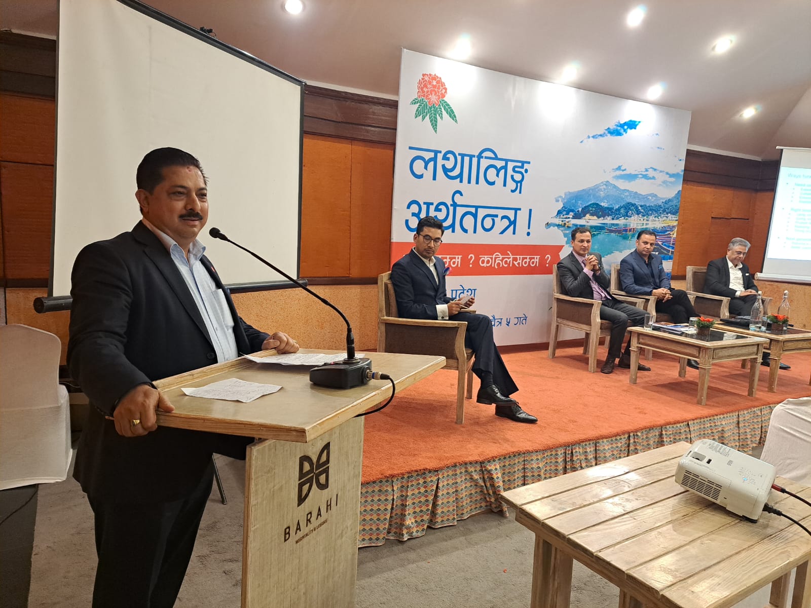 सरकारमा बस्नेहरुले ध्यान नदिँदा अर्थतन्त्रको अवस्था लथालिङ्ग भयो: पूर्व गर्भनर चिरन्जीबी नेपाल