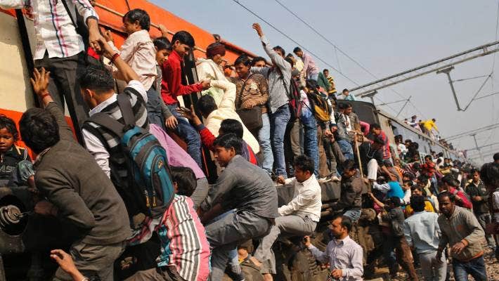 एक दशकको अवधिमा भारतमा १७ करोड आवादी चरम गरिबीको रेखाबाट उकासियो