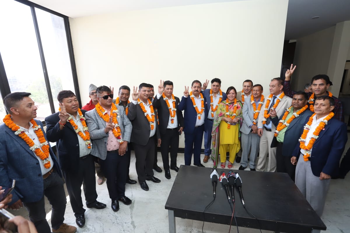 एफएनसीसीआईको वरिष्ठ उपाध्यक्षमा श्रेष्ठको उम्मेदवारी दर्ता, एसोसिएट्सका उपाध्यक्ष आचार्यको समर्थन