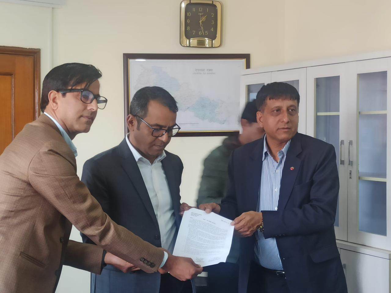 लगानीकर्ताले धितोपत्र बोर्डमा राखे १० बुँदे माग, नयाँ स्टक एक्सचेन्जको प्रकृया अगाडी बढाउन अनुरोध