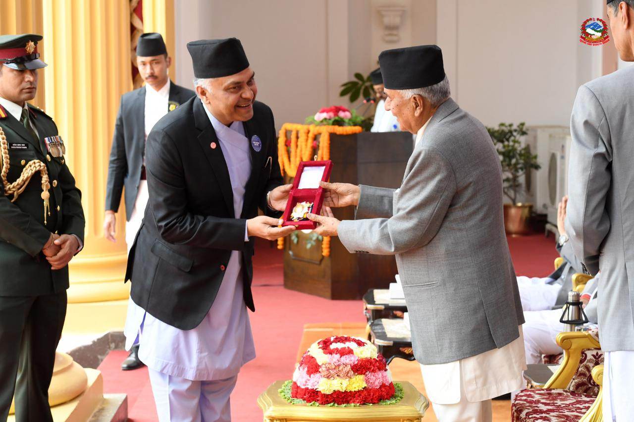 उद्योगी एवम् समाजसेवी राजेशकुमार अग्रवाल ‘सुप्रबल जनसेवाश्री’ पदकबाट विभुषित