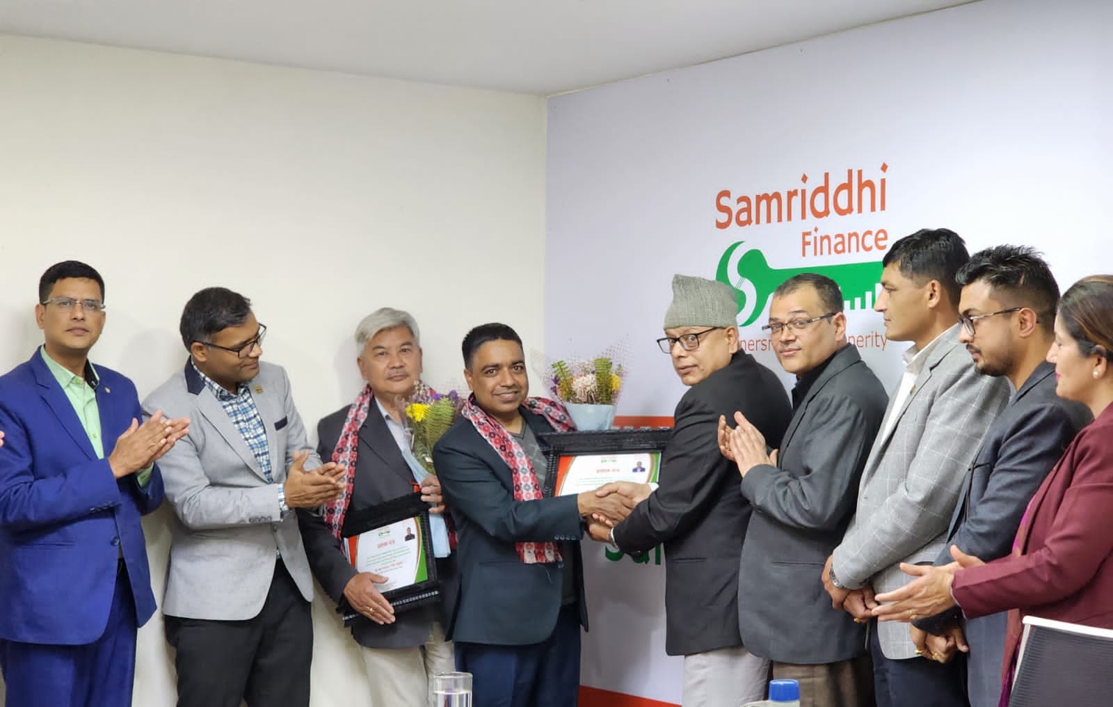 समृद्धि फाइनान्सले गर्यो पुर्व सञ्चालक राना अधिकारीलाई विदाई