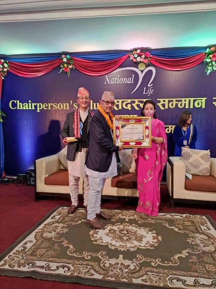 ६ महिनामै प्रदेश टप गर्न सफल चिफ बिजनेस म्यानेजर नारायण खरेल, जो अभिकर्ता पेशाबाट मनग्य आम्दानी गर्छन्