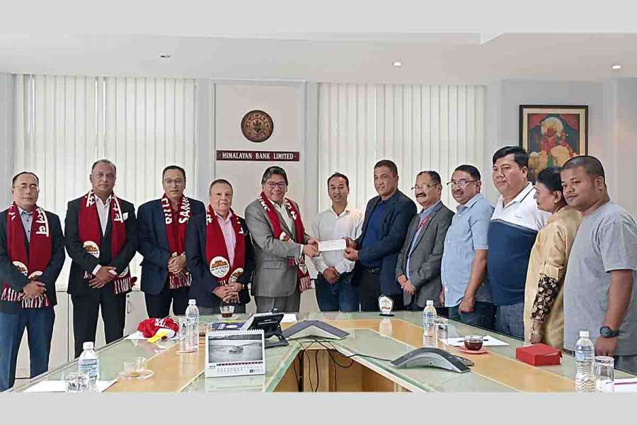 हिमालयन बैंकले खेल प्रयोजनका लागि सहयोग गर्यो संकटा क्लबलाई दश लाख