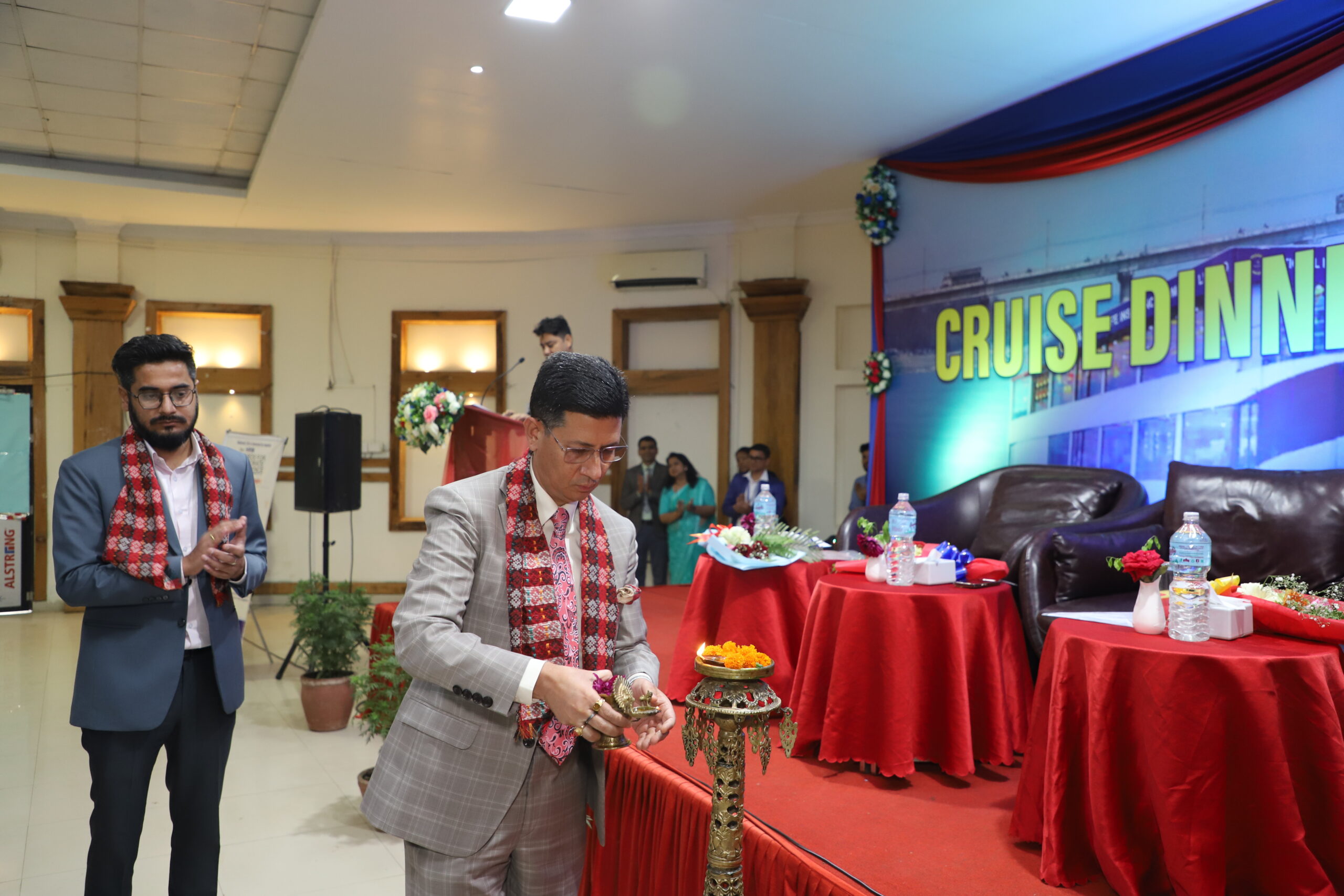 नेशनल लाइफ इन्स्योरेन्सको क्रुज डिनर एट नारायणी रिभर कार्यक्रम सम्पन्न