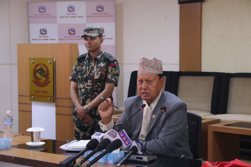 स्वास्थ्य बीमालाई कार्यान्वयन गर्ने पक्ष राम्रो देखिएन : मन्त्री बस्नेत