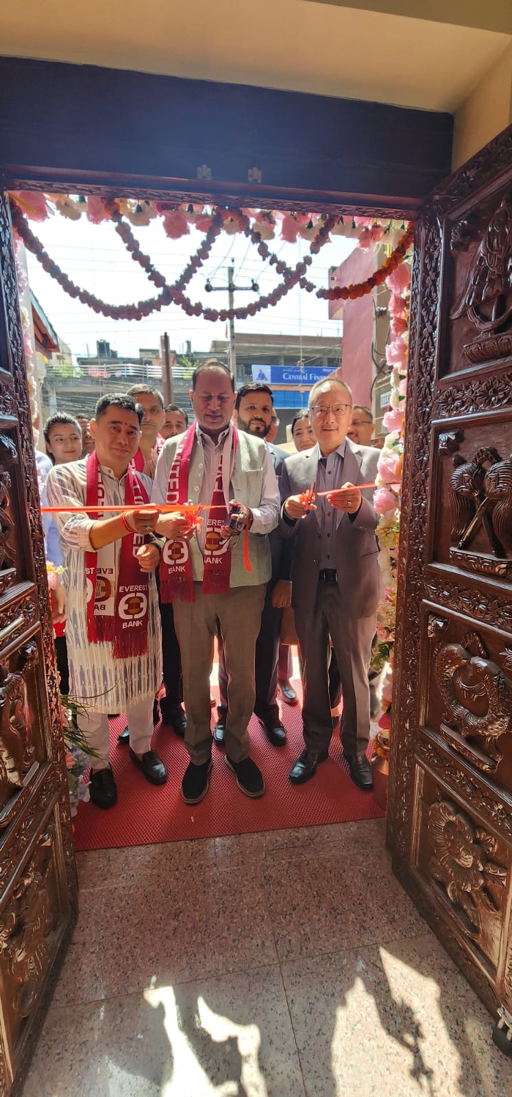 एभरेष्ट बैंकको भैरहवा शाखाले अब आफ्नै भवनबाट सेवा प्रदान गर्ने