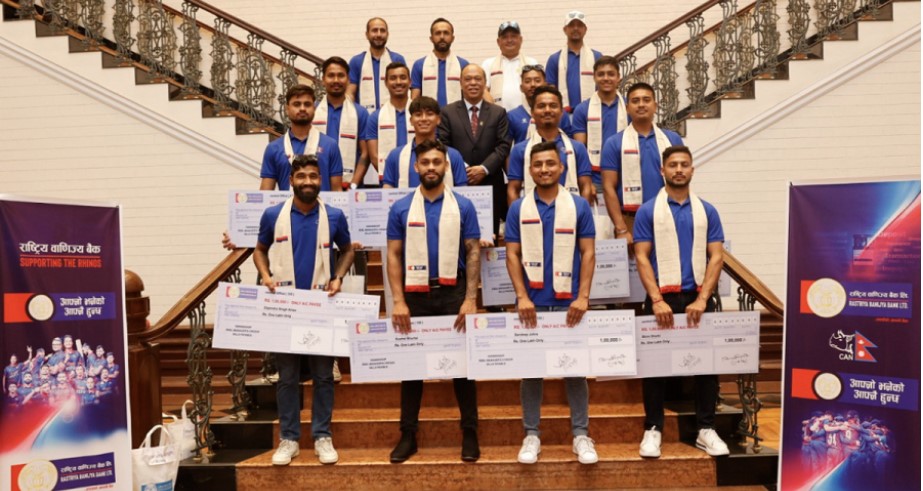 राष्ट्रिय क्रिकेट टिमका खेलाडीलाई राष्ट्रिय वाणिज्य बैंकले गर्यो सम्मान